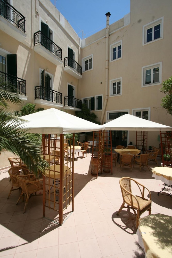Palladion Hotel 1/37