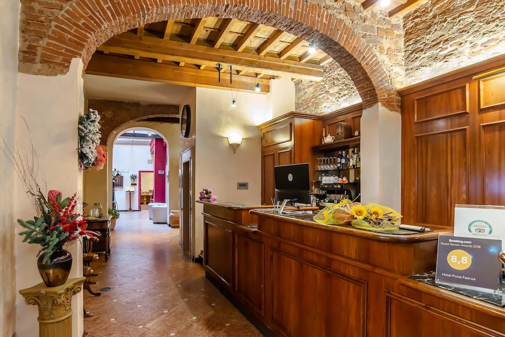 Hotel Porta Faenza 10/87