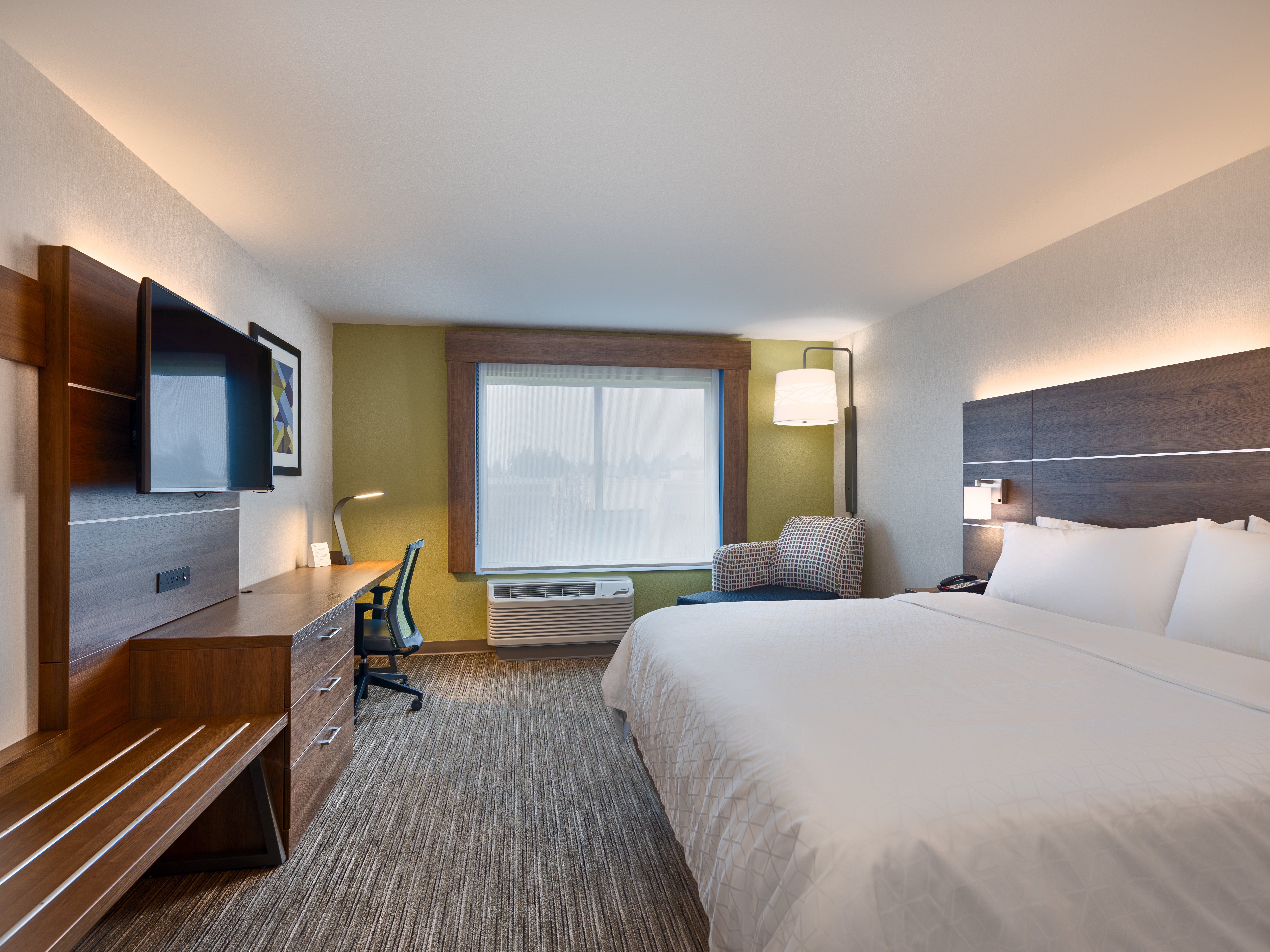 غرفة قياسية بسرير كينج، Holiday Inn Express and Suites Salem North - Keizer 2/8