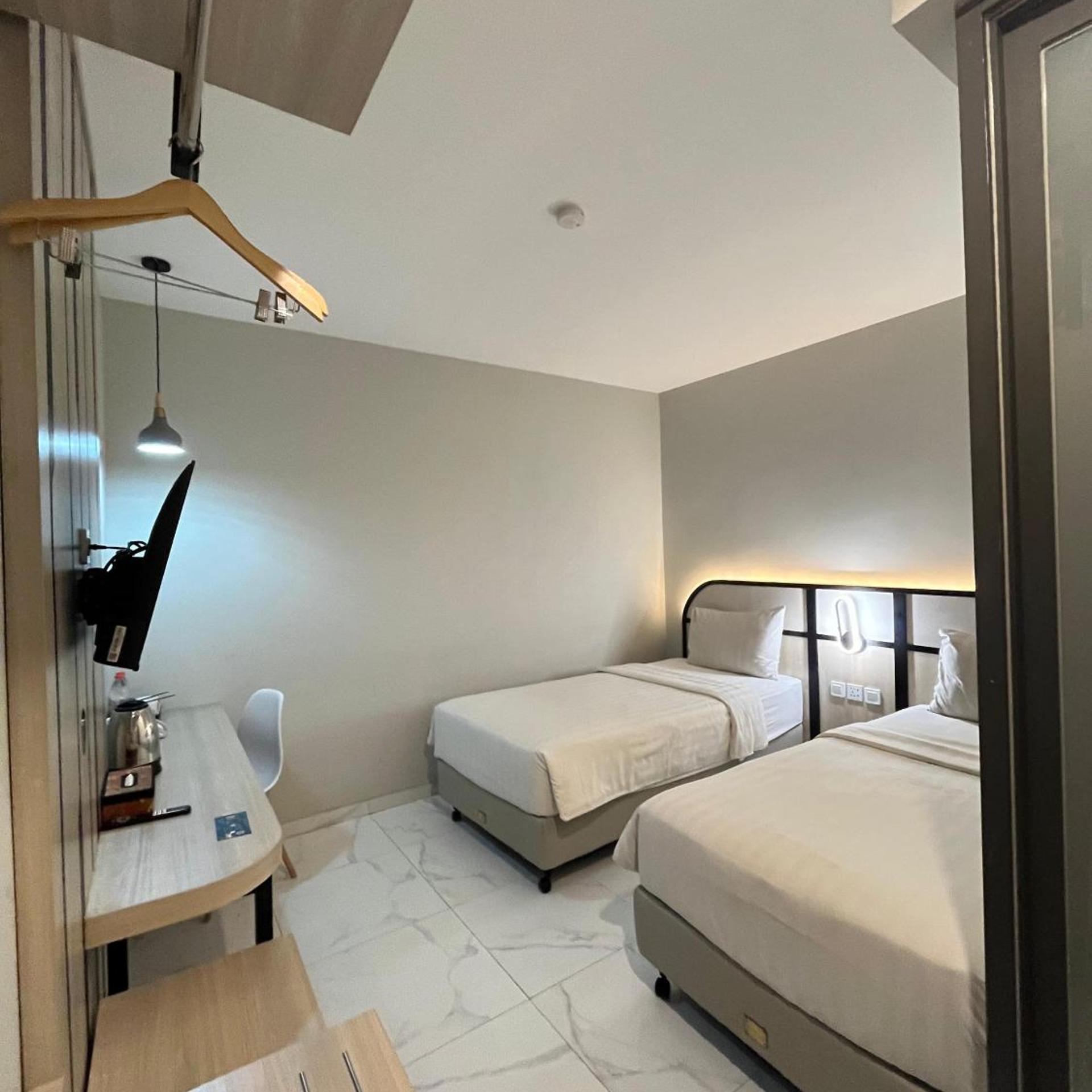 Front One Hotel Harvest Wonosobo 19/28