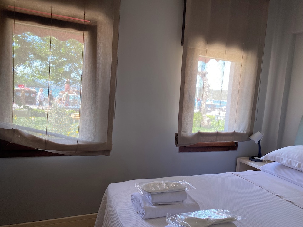 STANDARD, DOUBLE BED, SEA VIEW