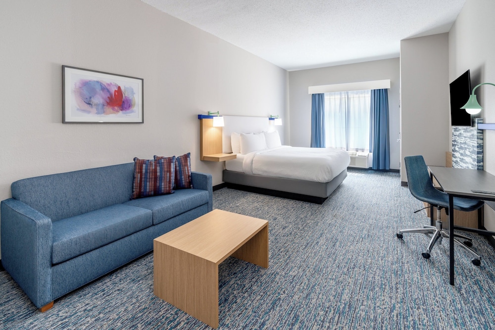 La Quinta Inn Suites Richmond Kings Dominion 32/44