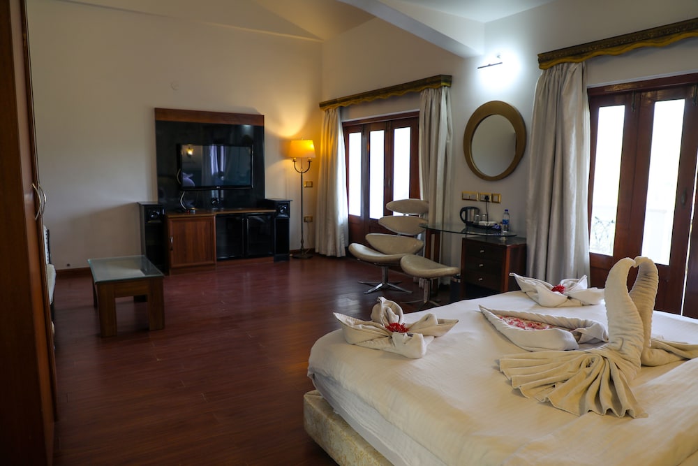 White Pearl Suites by Rosetum 20/62