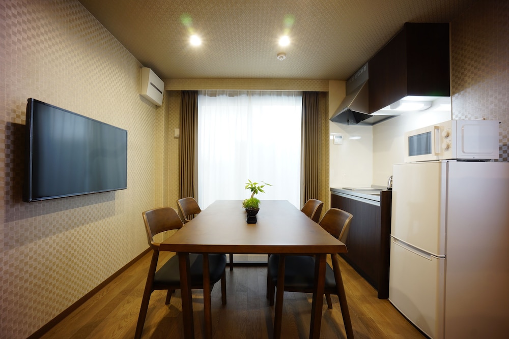 RoNa Hotel 15/25
