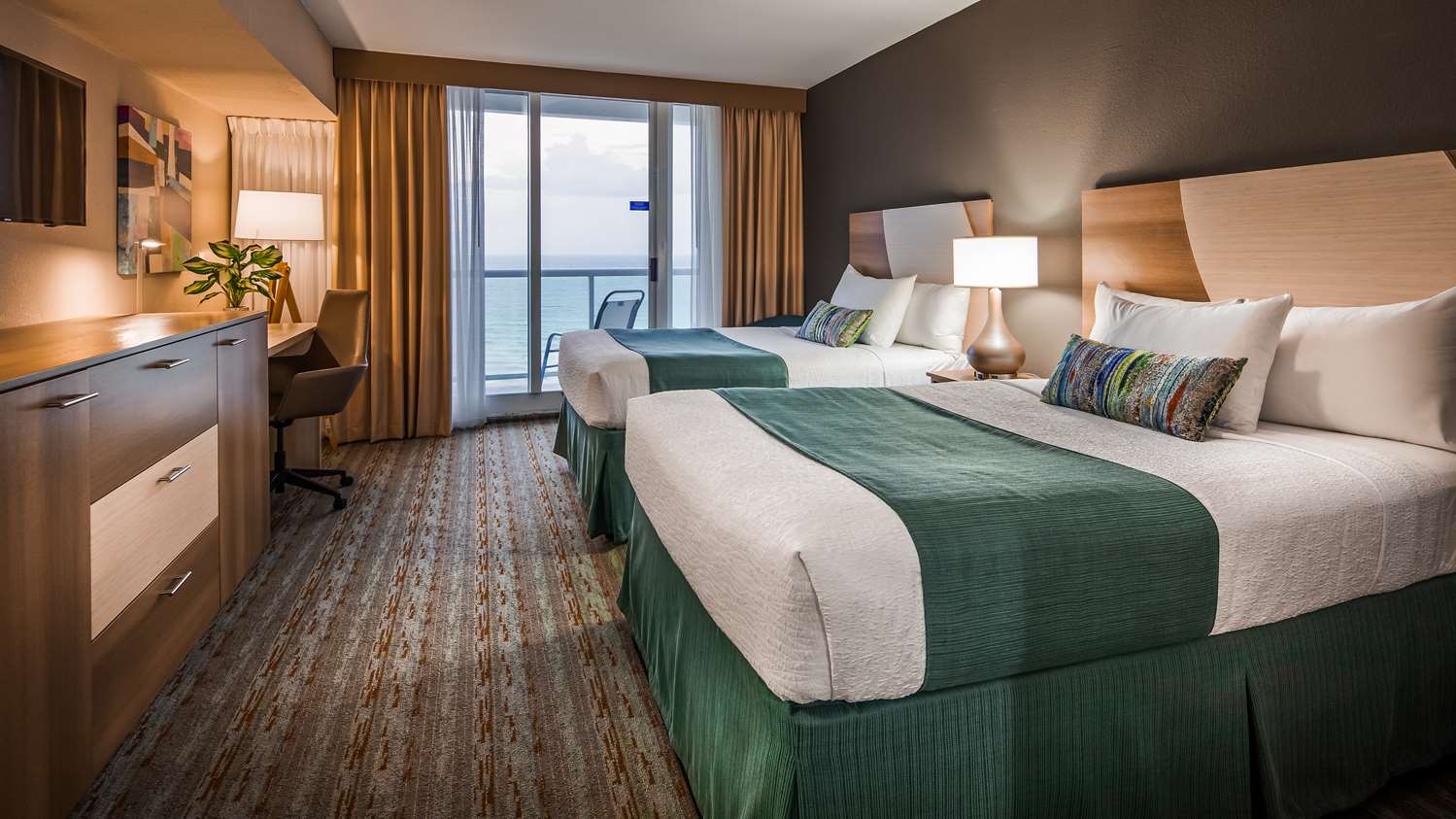 Best Western Plus Atlantic Beach Resort 18/44