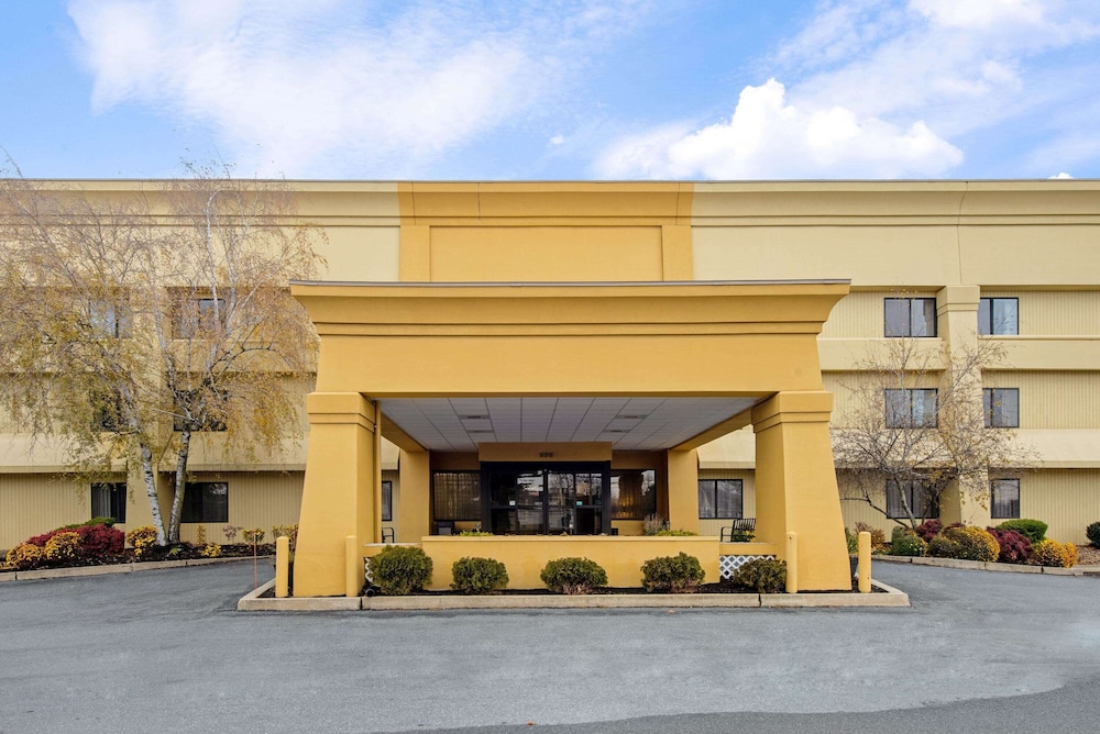 La Quinta Inn And Suites By Wyndham Harrisburg Airport Hershey 5/48