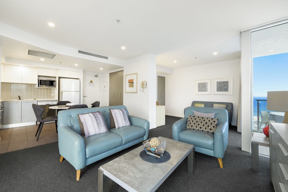 Artique Surfers Paradise 52/74