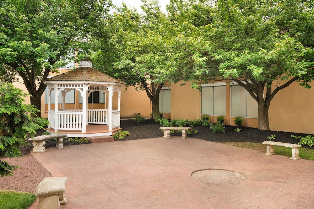 Days Hotel By Wyndham Allentown Airport / Lehigh Valley in ALLENTOWN - PA