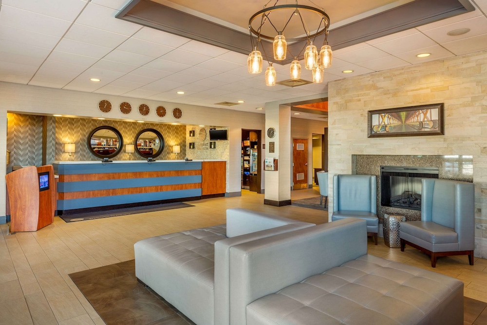 Comfort Inn & Suites Logan International Airport 7/40