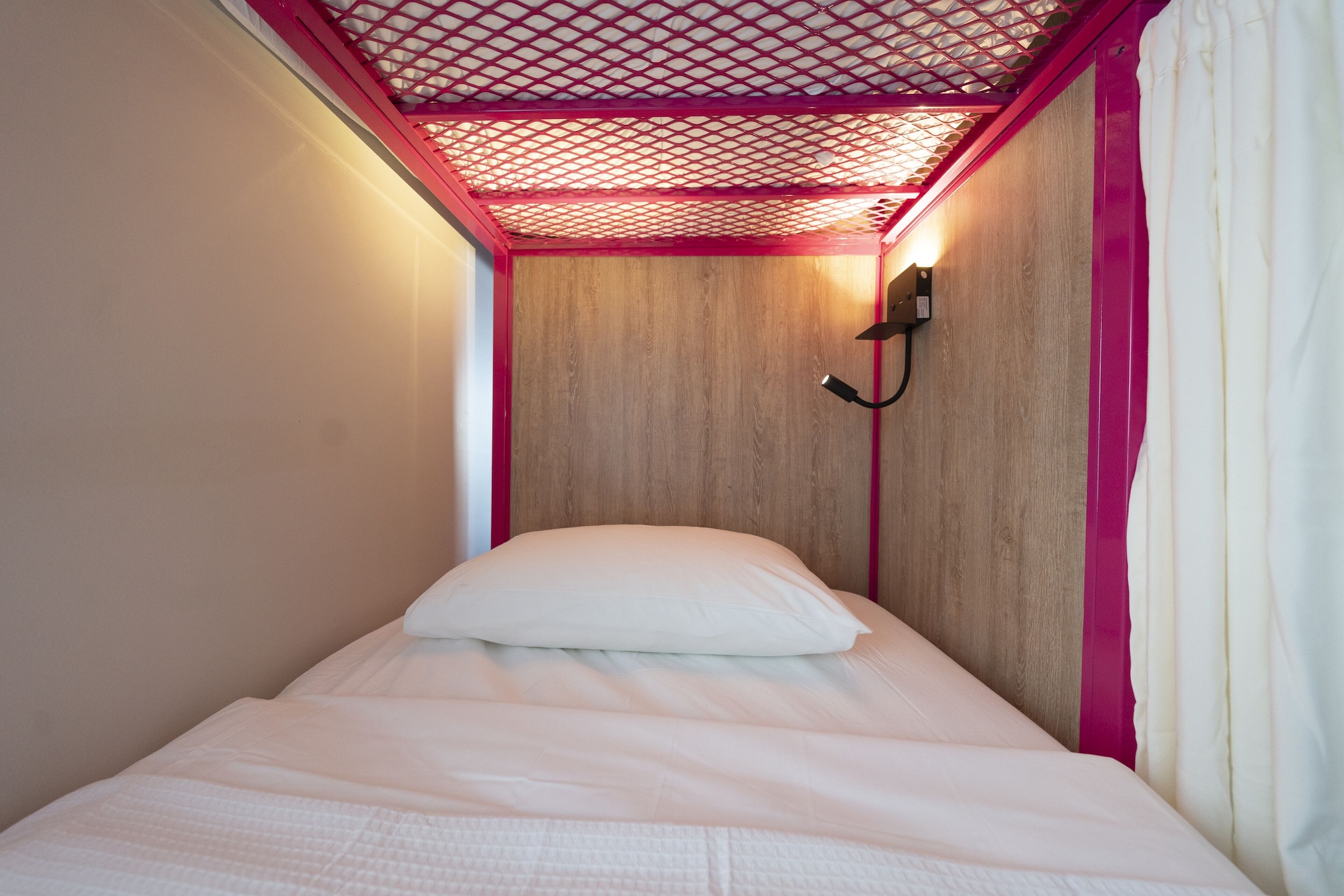 FEMALE DORM, 6 BEDS