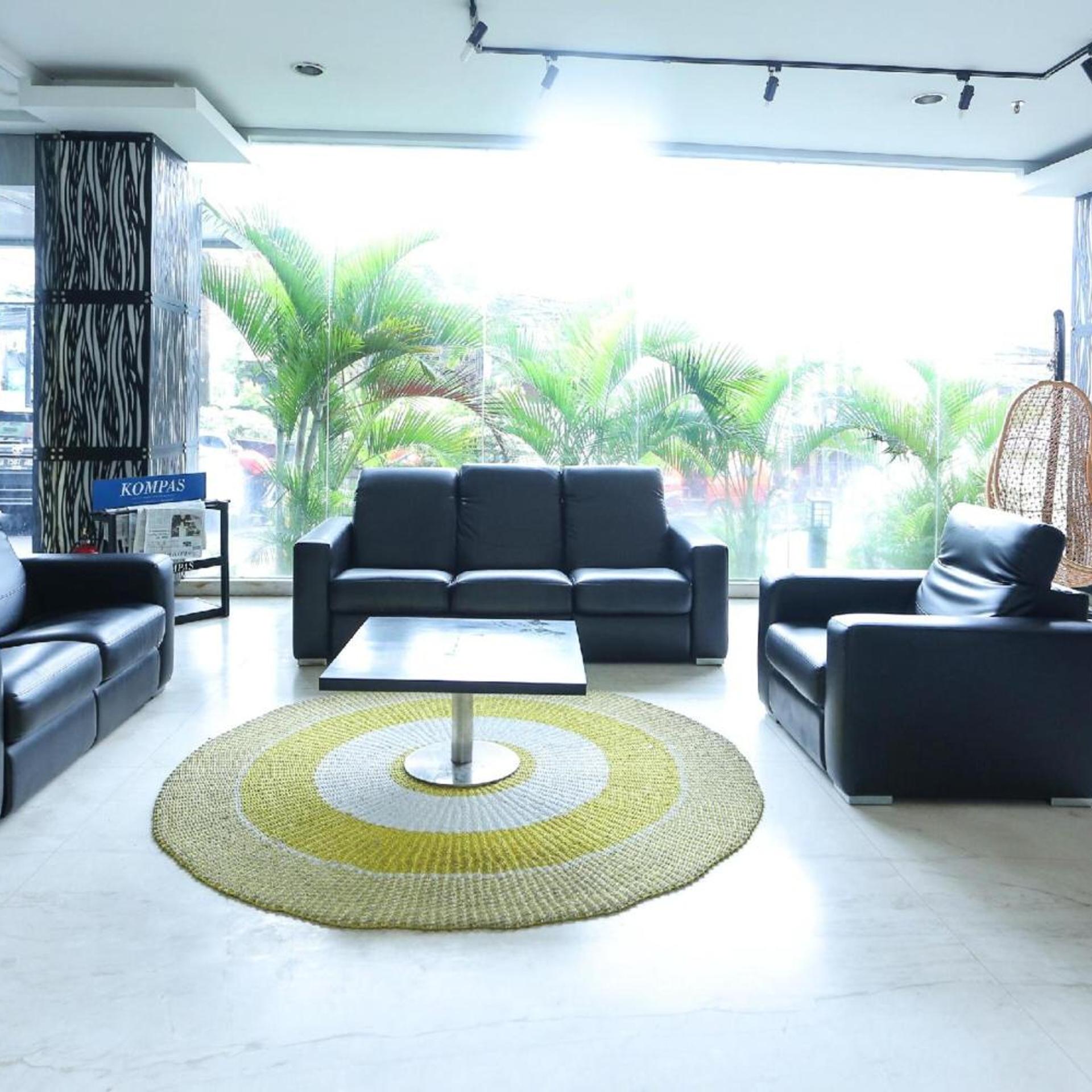 Super OYO Townhouse OAK Hotel Fiducia Pondok Gede 39/48