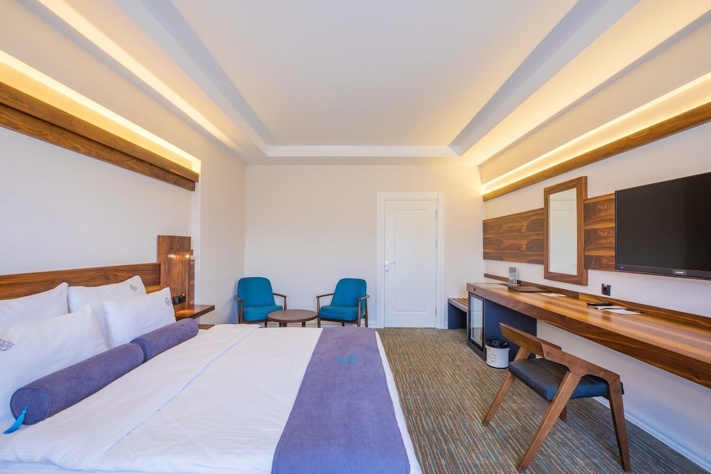 Karpalas City Hotel & Spa 25/70