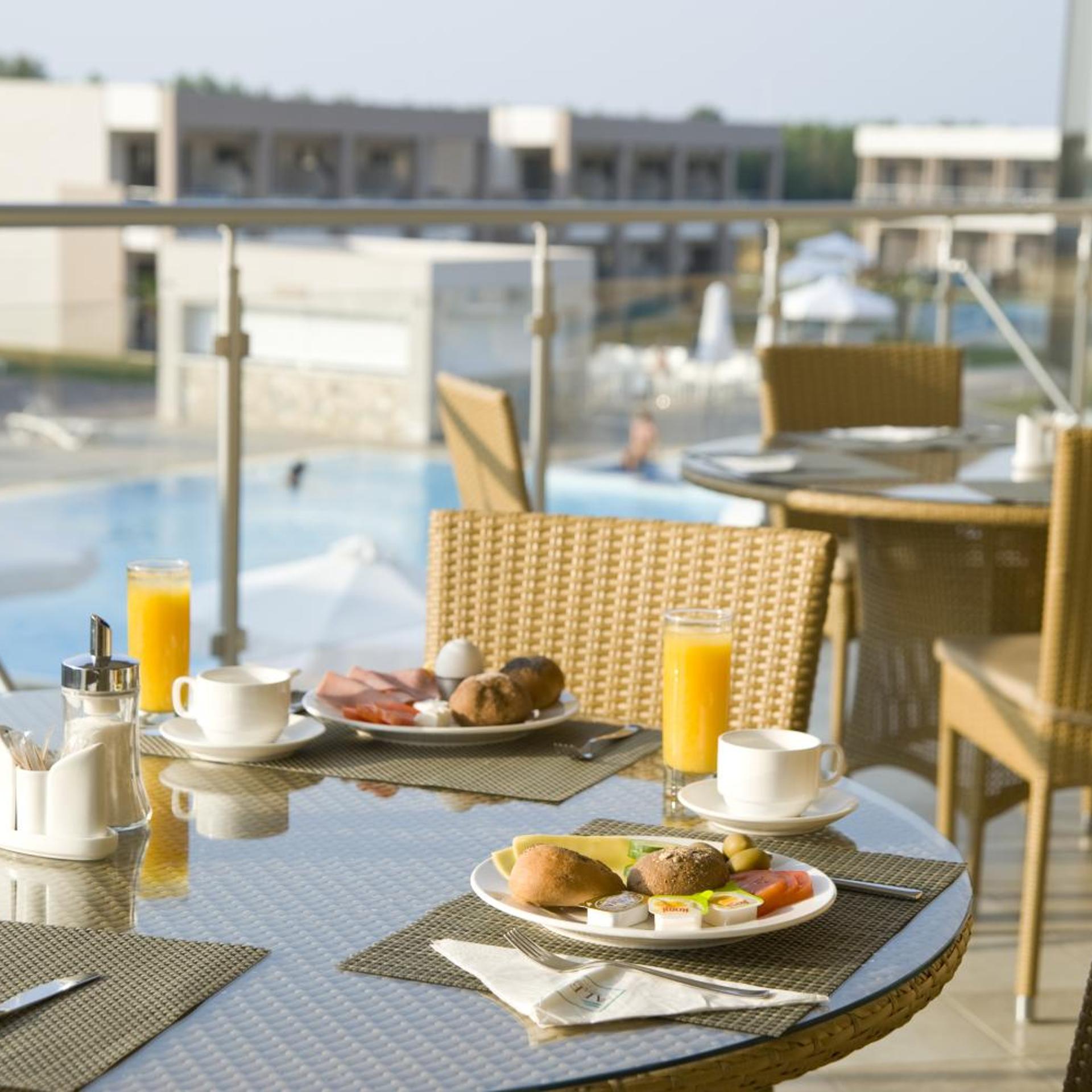 ALEA HOTEL & SUITES 41/55