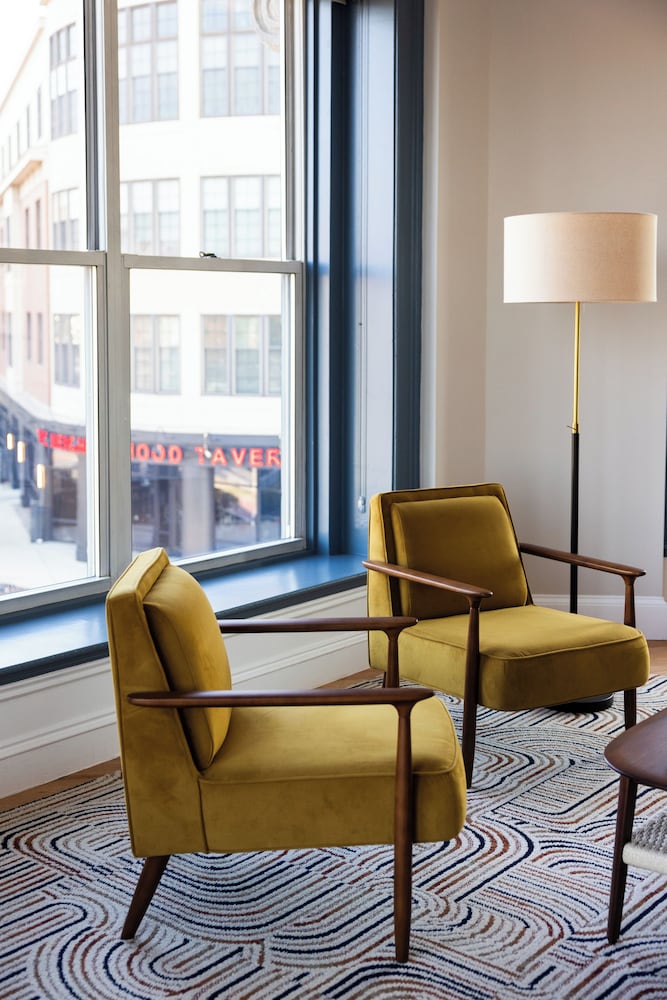 The Courier Hotel 34/50
