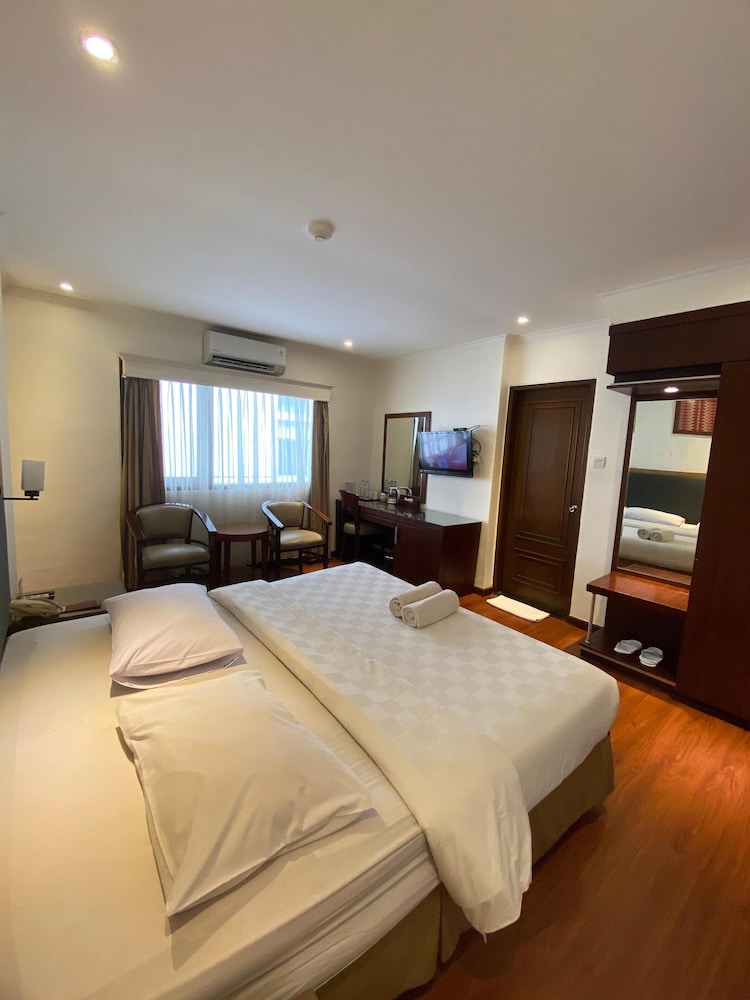 CLASSIC, EXECUTIVE, DOUBLE BED