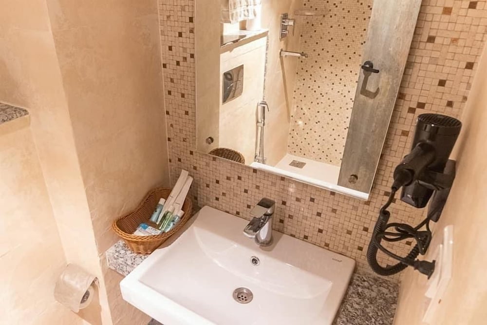 Vastu Boutique Hotel 39/40