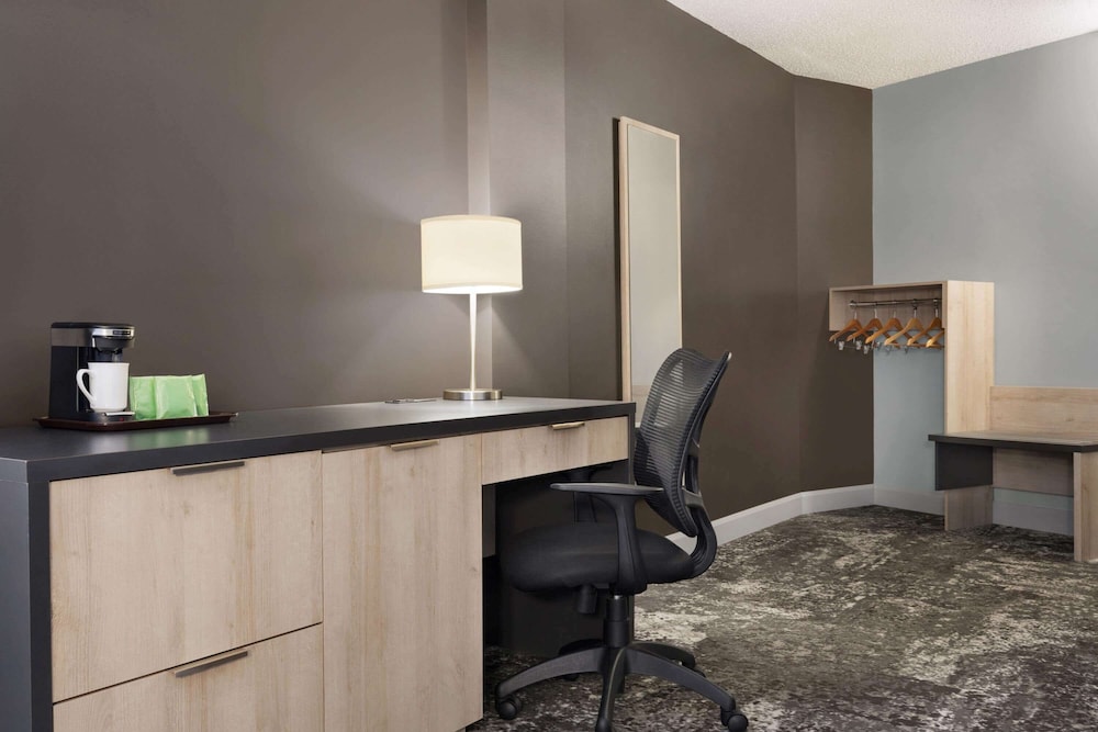 Travelodge By Wyndham Alma 44/50
