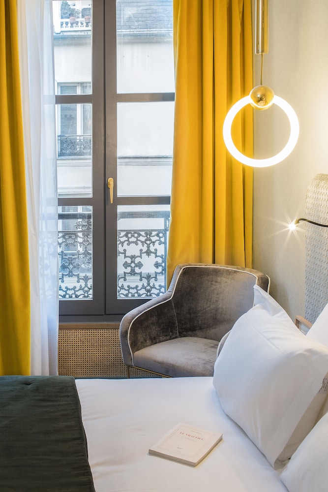 HANDSOME HOTEL BY ELEGANCIA 32/74