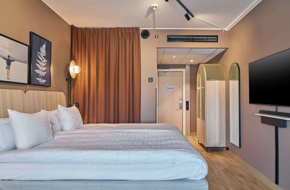 STANDARD, KING BED