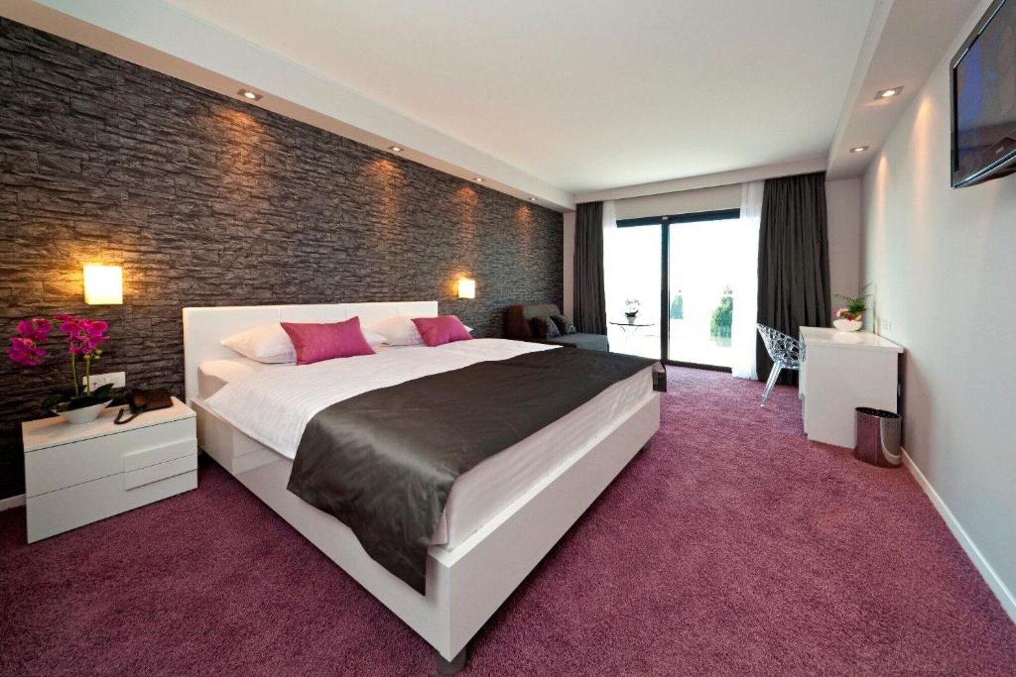 Junior Suite, Queen Bed, Lateral Side Sea View, 2 Sofa
