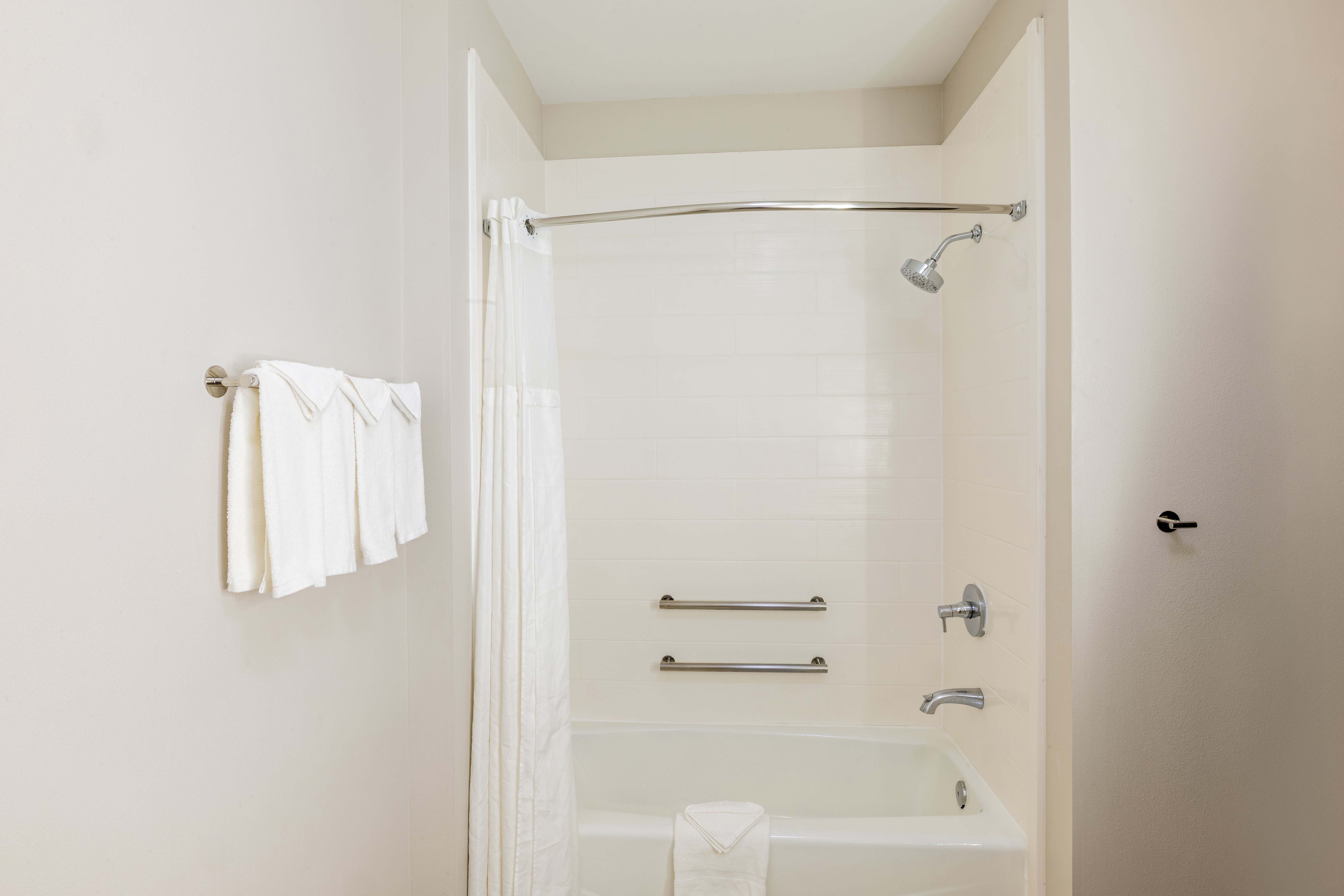غرفة بسريرين كوين لذوي الإعاقة، Holiday Inn Express Suites Lindale 5/6