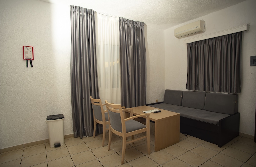 Alikes Suites & Studios 27/50