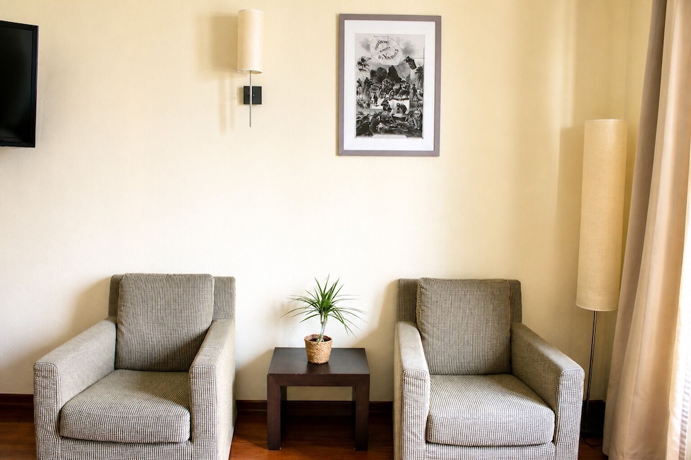 Hotel the Originals Le Jules Verne 43/70