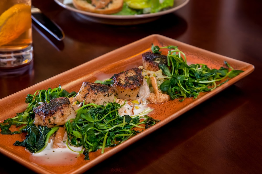 Noyo Harbor Inn Restaurant and Tavern 17/50