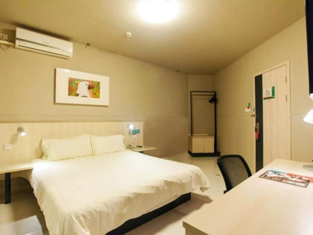 Jinjiang Inn Zhangjiagang West Yangshe Street Pedestrian Street Branch 22/46
