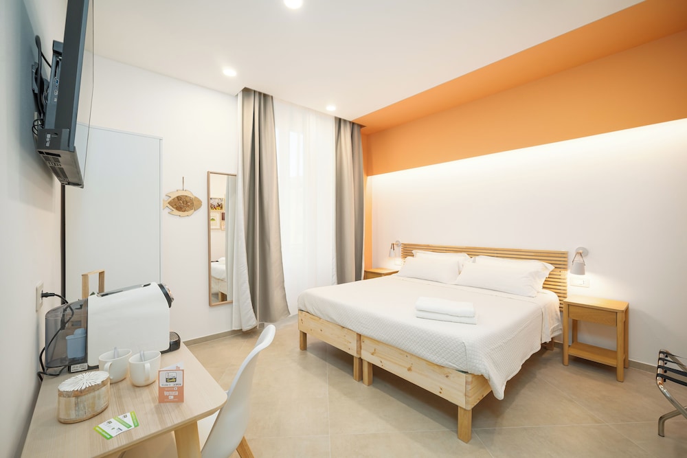 6thLand Rent Rooms La Spezia 16/50