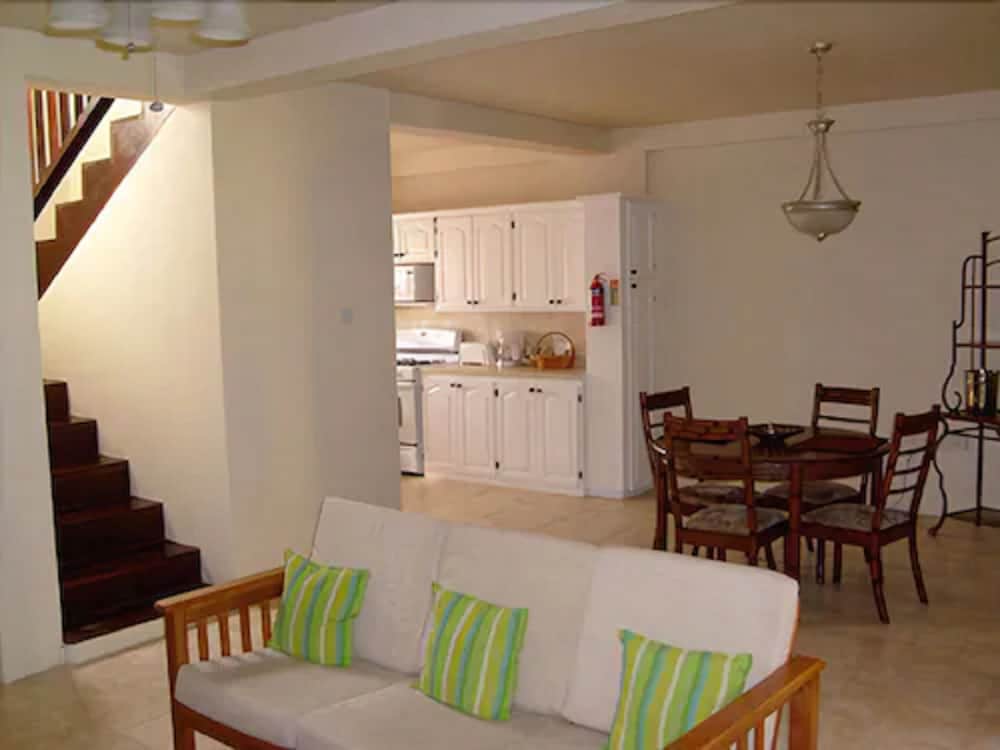 Grooms Beach Villa And Resort 43/62