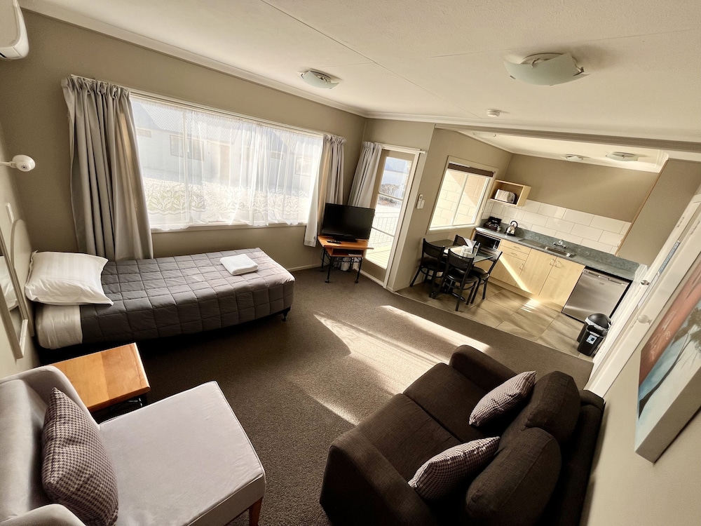Manuka Crescent Motel 38/63