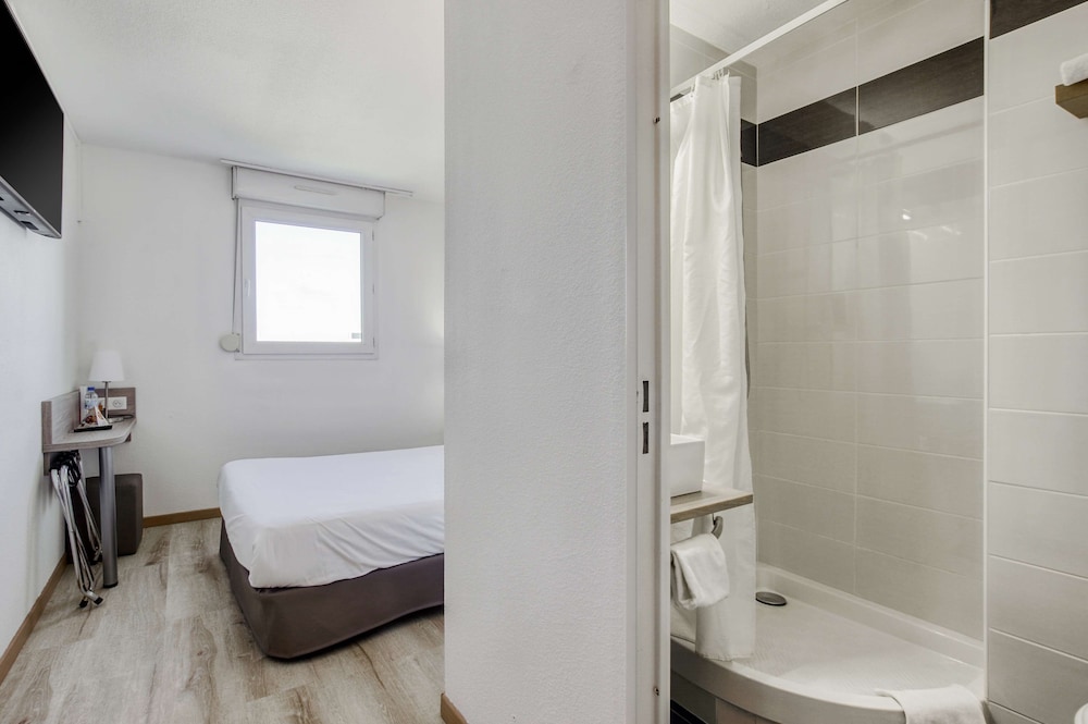 HOTEL AKENA CITY CLERMONT L'HERAULT 25/25