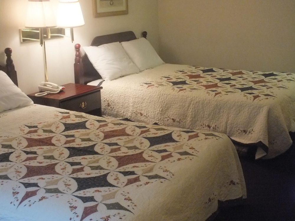 Quality Express Inn Suites Mineral Wells 24/49