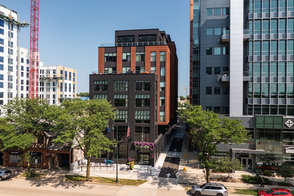 Moxy Madison Downtown 41/47