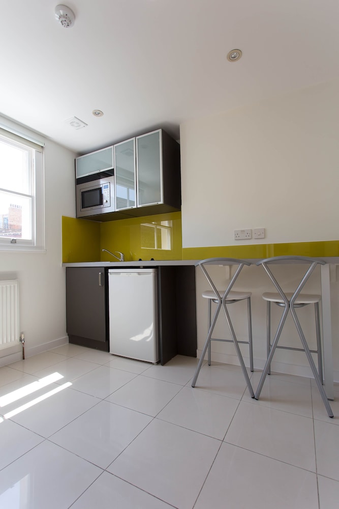 Princes Square Serviced Apartments 2/50