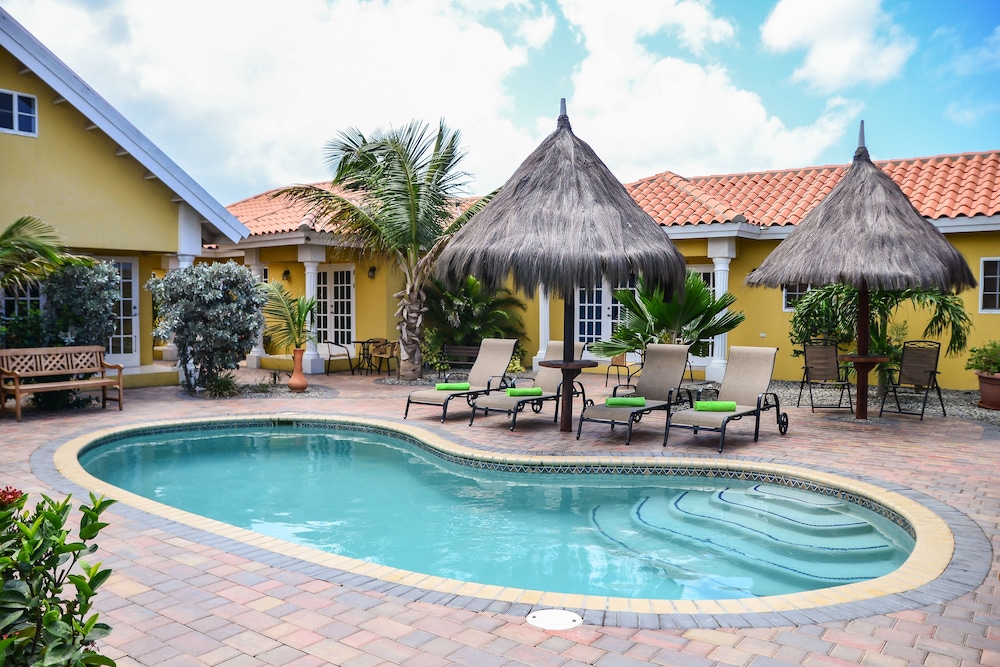ARUBA TROPIC APARTMENTS 24/31