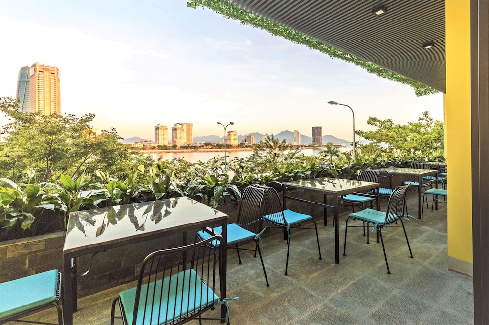 Ibiza Riverfront Hotel Da Nang 58/74