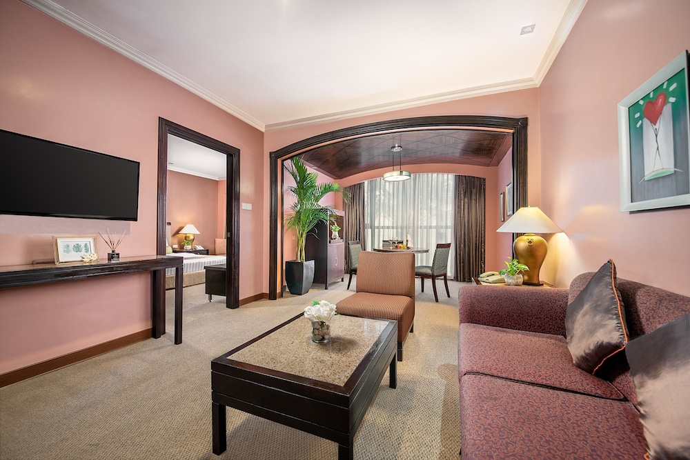 Makati Palace Hotel 30/50