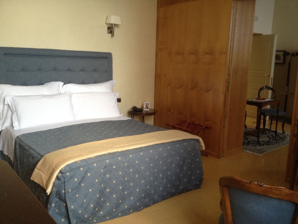 Suite, Sea View