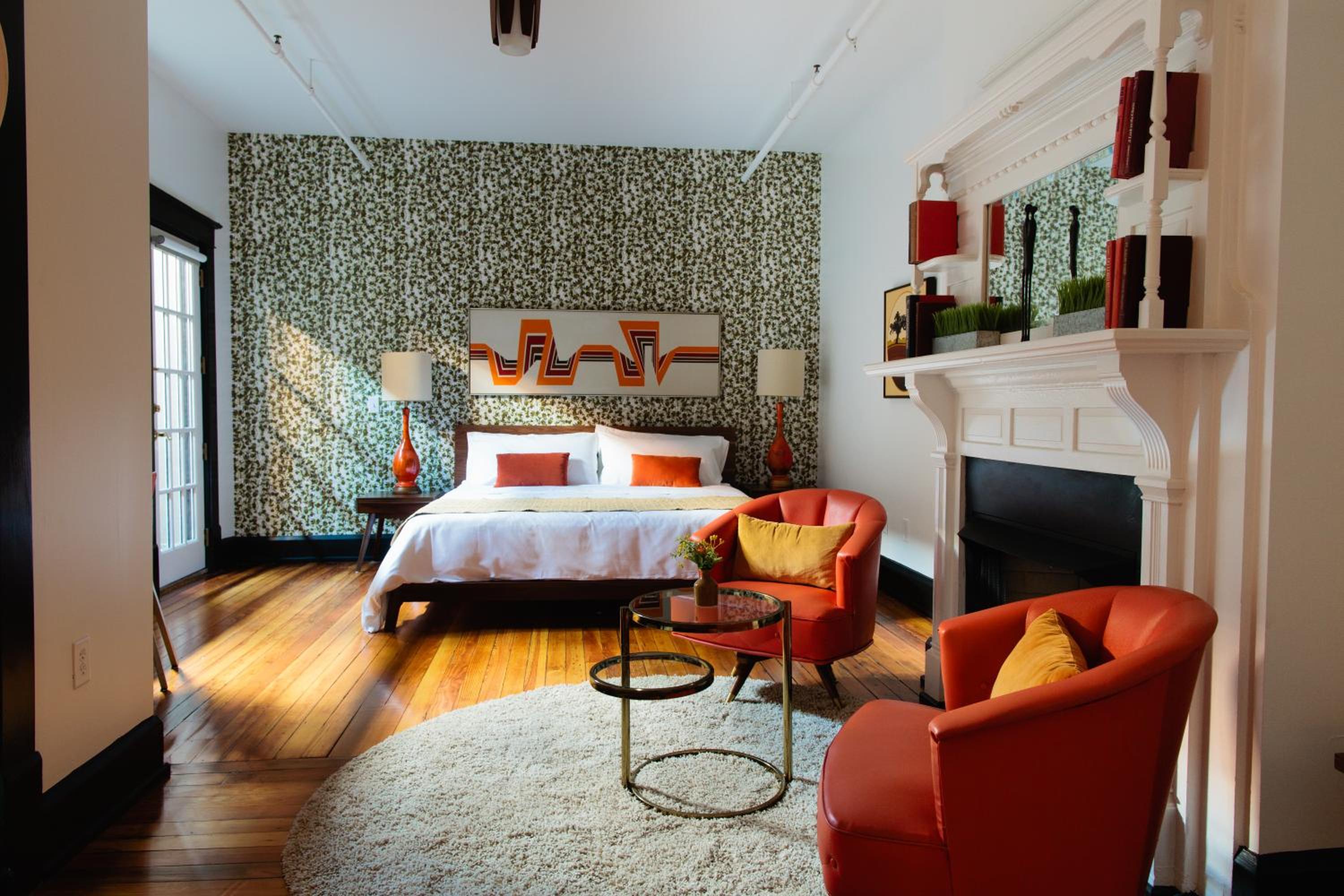 Bee, Suite, King Bed, Balcony