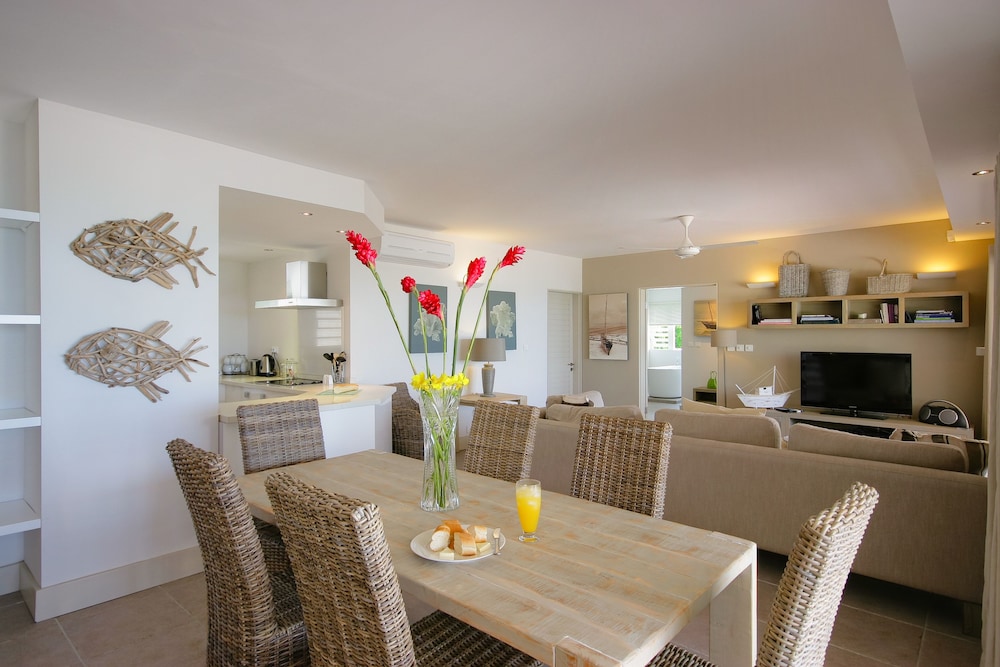 CAPE POINT SEAFRONT SUITES & PENTHOUSE BY LOV 31/51