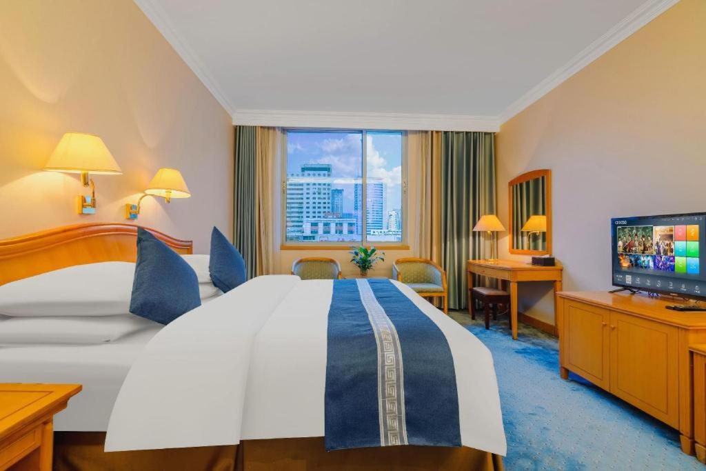 KUNMING HOTEL 12/50