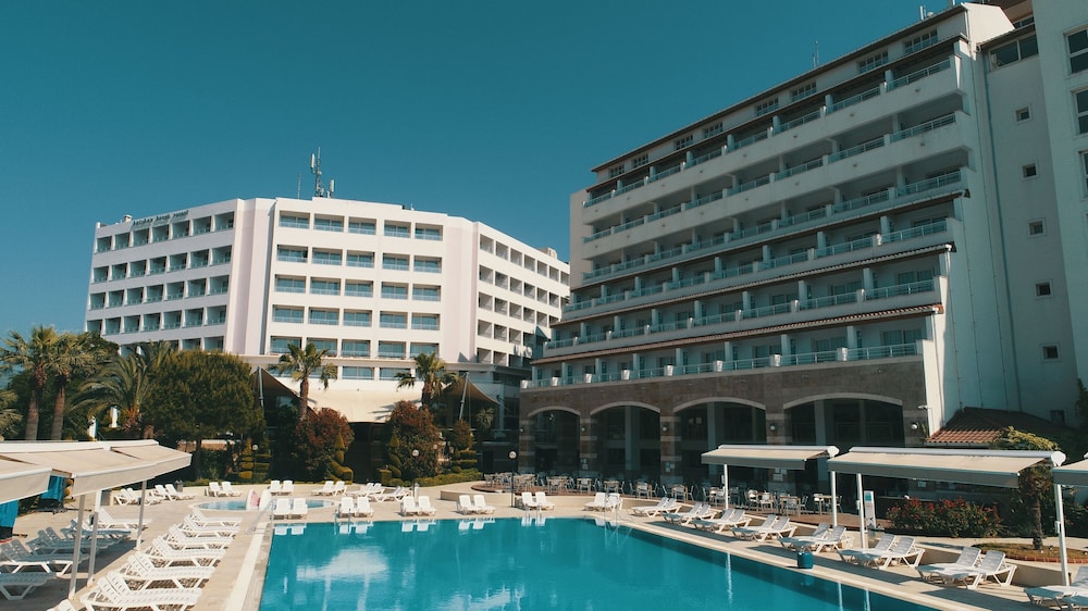 Batihan Beach Resort 7/76