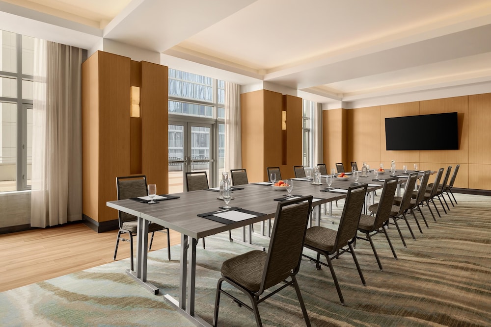 Hyatt Regency Denver 67/77
