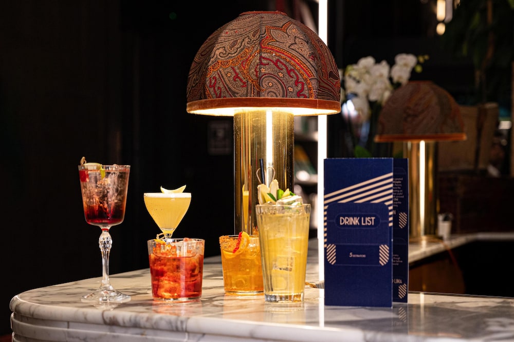 Radisson Collection Hotel, Palazzo Touring Club Milan 33/73