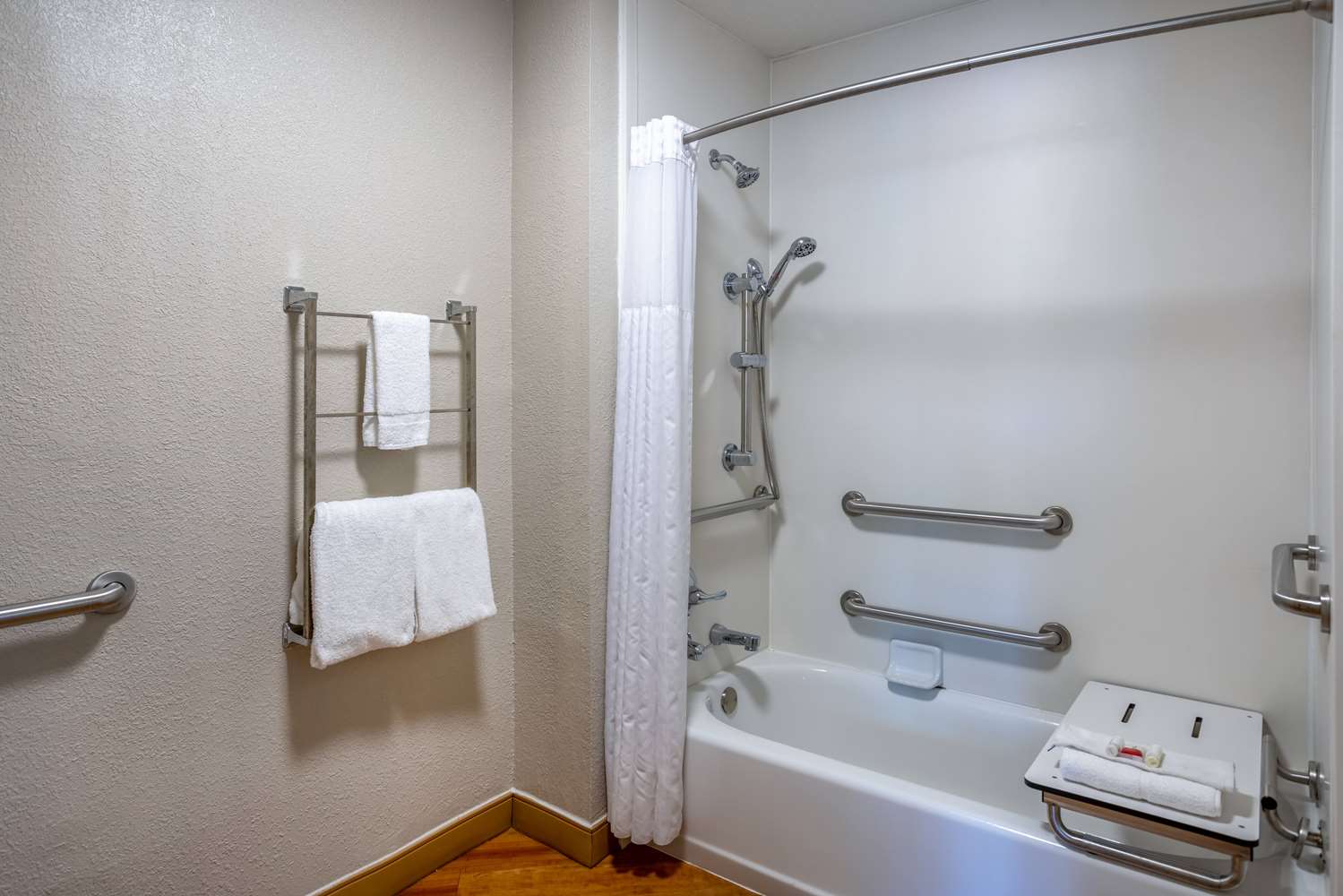 Days Inn by Wyndham Pleasant Prairie Kenosh 54/55