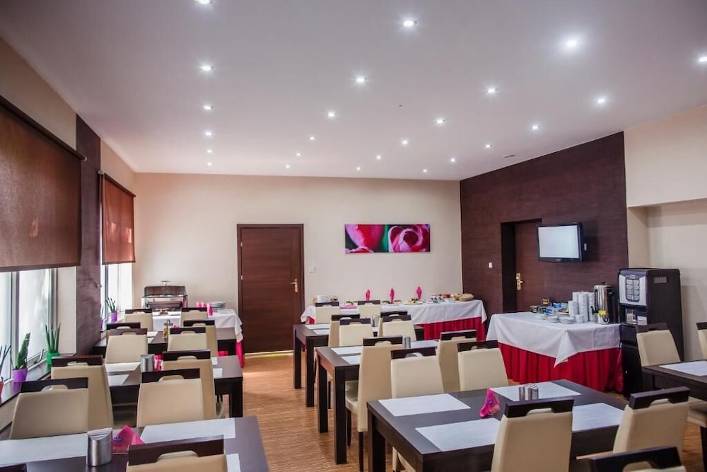 restaurant-cafeteria