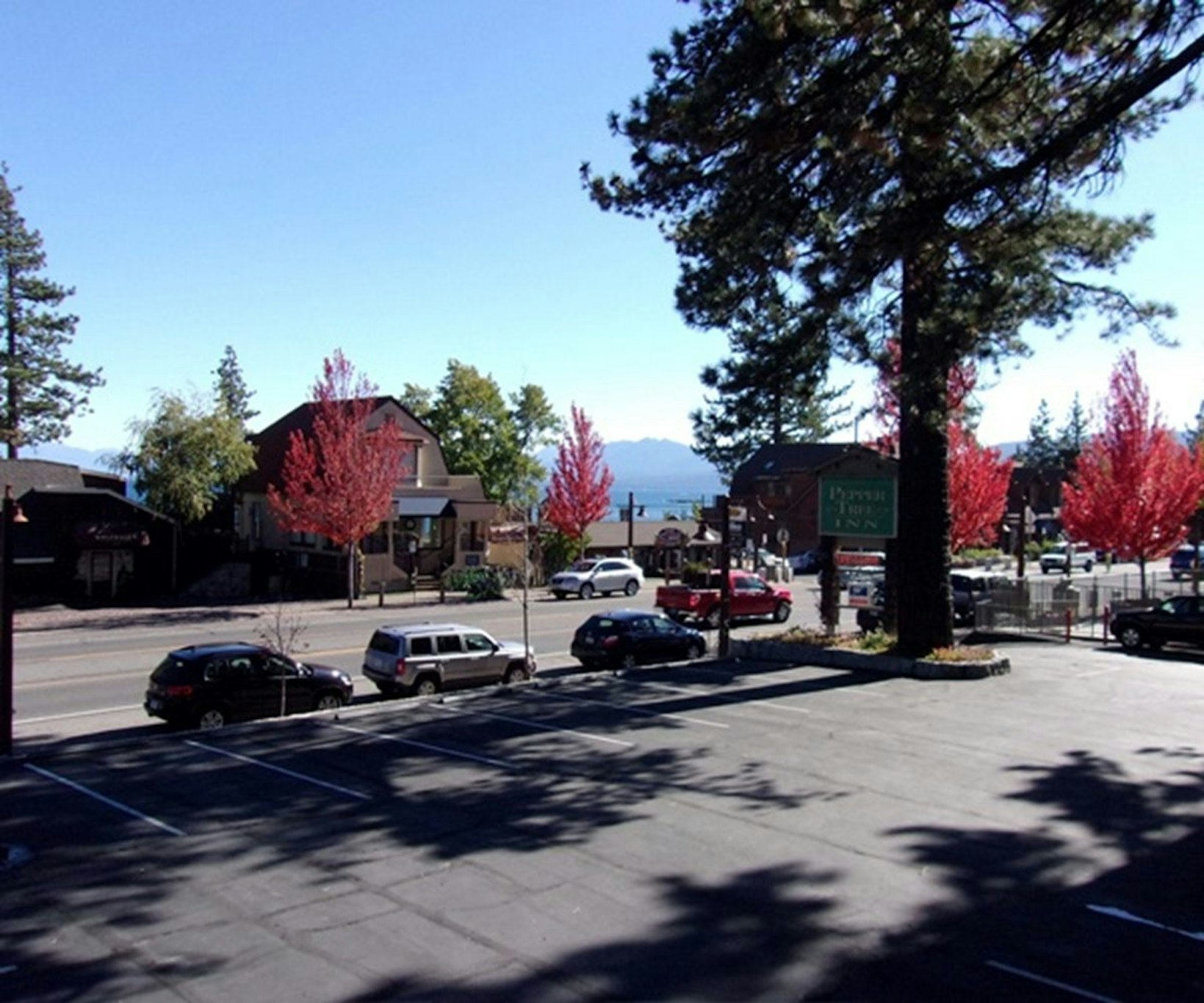Pepper Tree Inn 33/35
