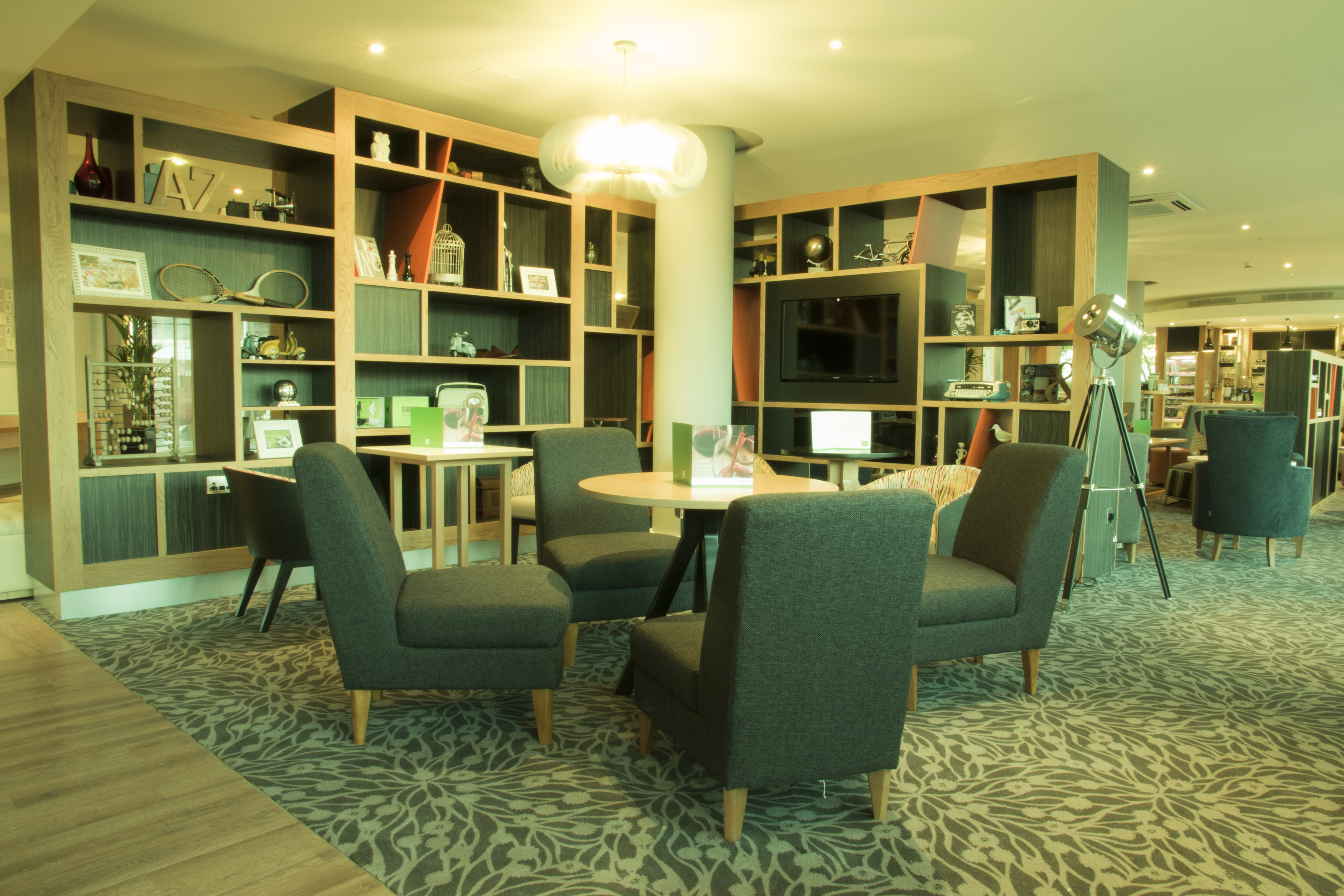 Holiday Inn London West 42/75